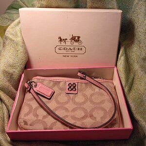 Coach wristlet (pink)